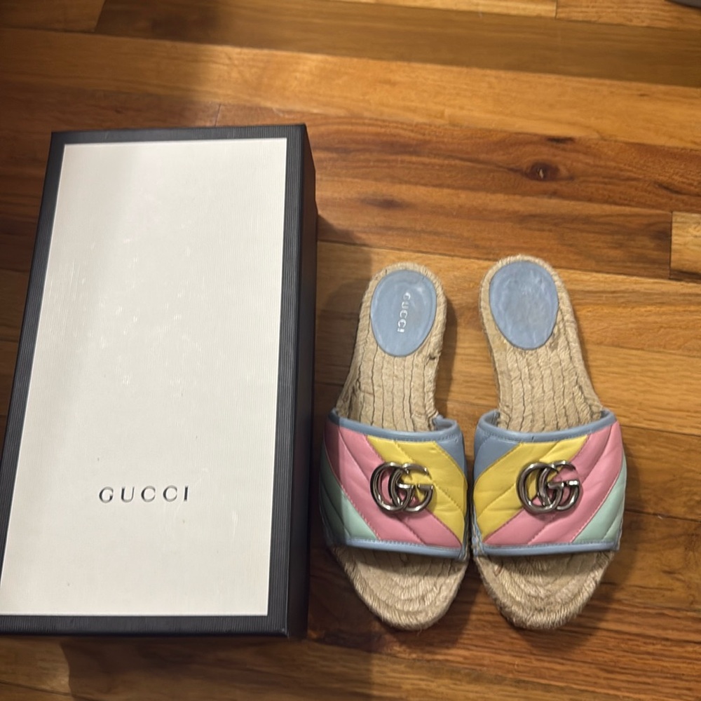 Beautiful pastel Gucci espadrille sandals authentic - Picture 2 of 5